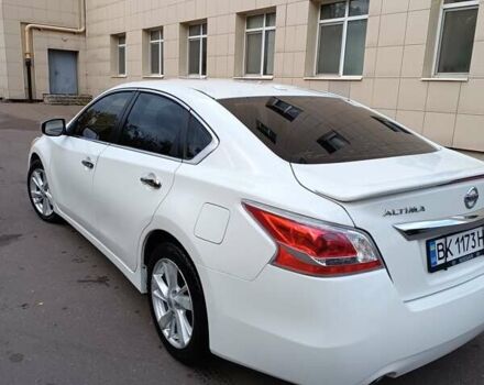 Белый Ниссан Альтима, объемом двигателя 2.49 л и пробегом 213 тыс. км за 7800 $, фото 3 на Automoto.ua