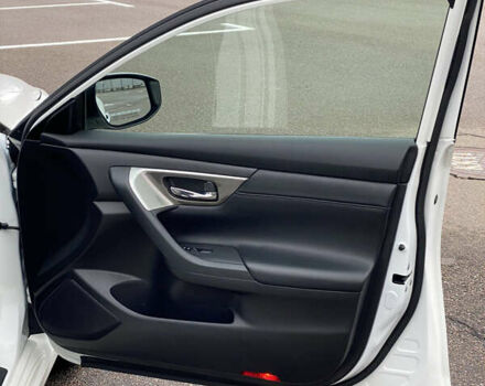 Белый Ниссан Альтима, объемом двигателя 2.5 л и пробегом 185 тыс. км за 8999 $, фото 42 на Automoto.ua