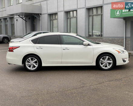 Белый Ниссан Альтима, объемом двигателя 2.5 л и пробегом 185 тыс. км за 8999 $, фото 6 на Automoto.ua