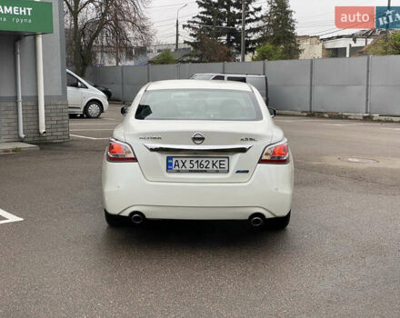 Белый Ниссан Альтима, объемом двигателя 2.5 л и пробегом 185 тыс. км за 8999 $, фото 4 на Automoto.ua