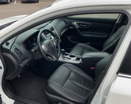 Белый Ниссан Альтима, объемом двигателя 2.5 л и пробегом 185 тыс. км за 8999 $, фото 33 на Automoto.ua