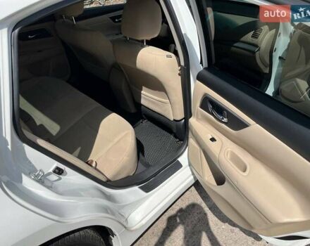 Білий Ніссан Альтіма, об'ємом двигуна 2.49 л та пробігом 180 тис. км за 8500 $, фото 9 на Automoto.ua