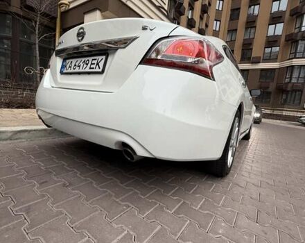 Белый Ниссан Альтима, объемом двигателя 2.5 л и пробегом 209 тыс. км за 9400 $, фото 3 на Automoto.ua