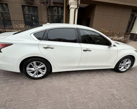 Белый Ниссан Альтима, объемом двигателя 2.5 л и пробегом 209 тыс. км за 9400 $, фото 5 на Automoto.ua