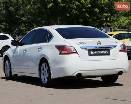 Белый Ниссан Альтима, объемом двигателя 2.5 л и пробегом 249 тыс. км за 8900 $, фото 3 на Automoto.ua