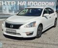 Белый Ниссан Альтима, объемом двигателя 2.5 л и пробегом 250 тыс. км за 8000 $, фото 1 на Automoto.ua