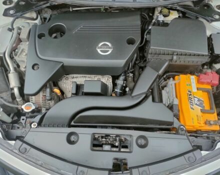 Ниссан Альтима 2015 в Павлограде на Automoto.ua Белый Ниссан Альтима, объемом двигателя 2.5 л и пробегом 241 тыс. км за 9900 $, фото 5 на Automoto.ua