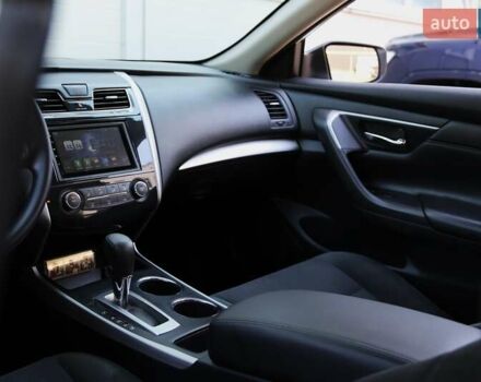 Белый Ниссан Альтима, объемом двигателя 2.5 л и пробегом 249 тыс. км за 8900 $, фото 13 на Automoto.ua