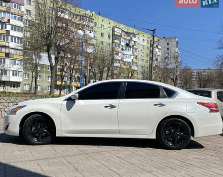 Білий Ніссан Альтіма, об'ємом двигуна 2.5 л та пробігом 287 тис. км за 9500 $, фото 2 на Automoto.ua