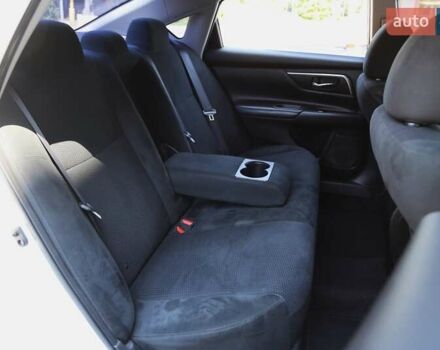 Белый Ниссан Альтима, объемом двигателя 2.5 л и пробегом 249 тыс. км за 8900 $, фото 9 на Automoto.ua