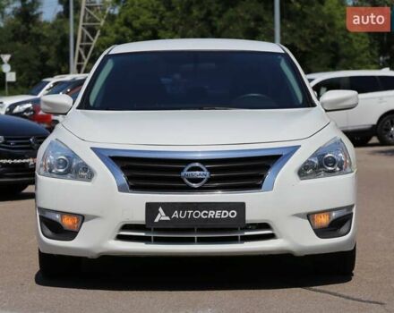 Белый Ниссан Альтима, объемом двигателя 2.5 л и пробегом 249 тыс. км за 8900 $, фото 1 на Automoto.ua