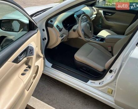 Білий Ніссан Альтіма, об'ємом двигуна 2.49 л та пробігом 180 тис. км за 8500 $, фото 7 на Automoto.ua
