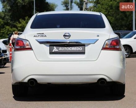 Белый Ниссан Альтима, объемом двигателя 2.5 л и пробегом 249 тыс. км за 8900 $, фото 4 на Automoto.ua