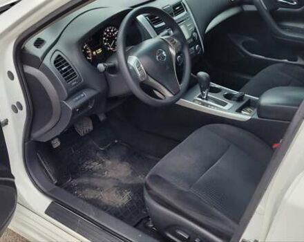 Білий Ніссан Альтіма, об'ємом двигуна 2.5 л та пробігом 121 тис. км за 10000 $, фото 8 на Automoto.ua