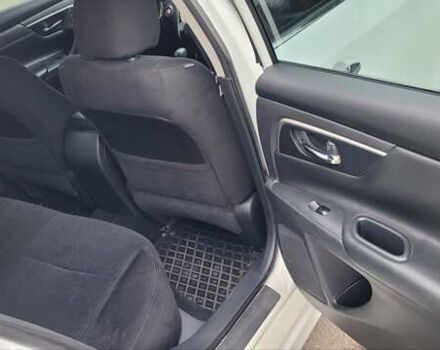 Білий Ніссан Альтіма, об'ємом двигуна 2.5 л та пробігом 121 тис. км за 10000 $, фото 5 на Automoto.ua