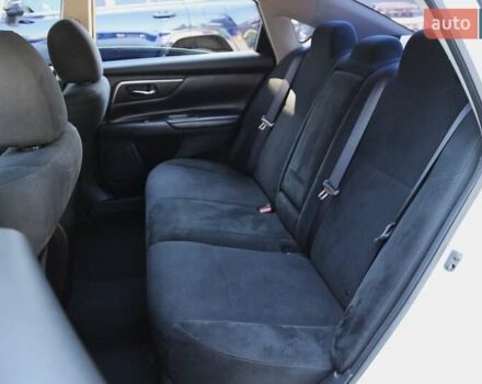 Белый Ниссан Альтима, объемом двигателя 2.5 л и пробегом 249 тыс. км за 8900 $, фото 8 на Automoto.ua