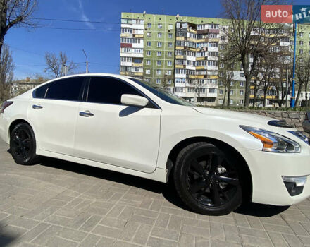 Білий Ніссан Альтіма, об'ємом двигуна 2.5 л та пробігом 287 тис. км за 9500 $, фото 1 на Automoto.ua
