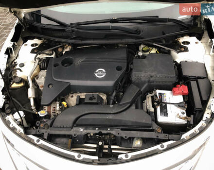 Білий Ніссан Альтіма, об'ємом двигуна 2.5 л та пробігом 287 тис. км за 9500 $, фото 8 на Automoto.ua