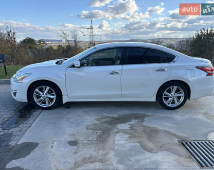 Ниссан Альтима 2015 в Львове на Automoto.ua Белый Ниссан Альтима, объемом двигателя 2.5 л и пробегом 177 тыс. км за 8900 $, фото 4 на Automoto.ua