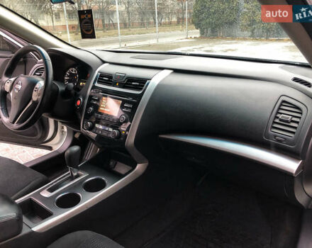 Білий Ніссан Альтіма, об'ємом двигуна 2.5 л та пробігом 287 тис. км за 9500 $, фото 4 на Automoto.ua