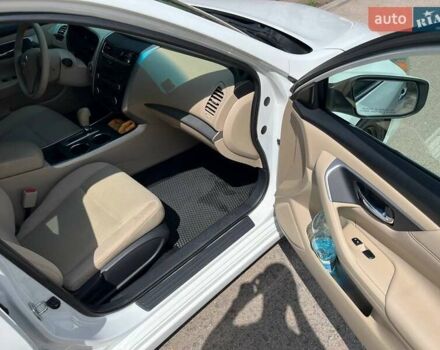 Білий Ніссан Альтіма, об'ємом двигуна 2.49 л та пробігом 180 тис. км за 8500 $, фото 8 на Automoto.ua