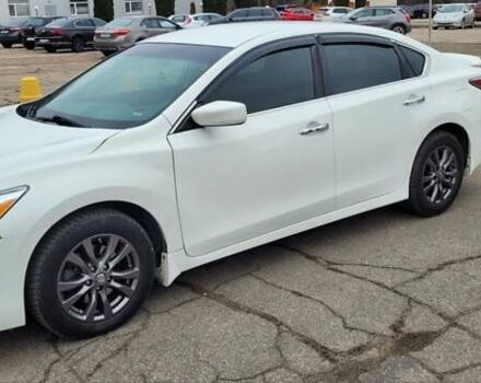 Білий Ніссан Альтіма, об'ємом двигуна 2.5 л та пробігом 121 тис. км за 10000 $, фото 1 на Automoto.ua