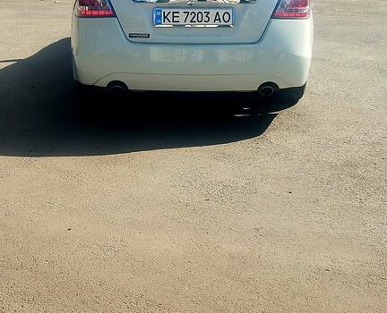 Білий Ніссан Альтіма, об'ємом двигуна 2.5 л та пробігом 188 тис. км за 9000 $, фото 5 на Automoto.ua