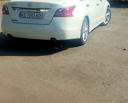 Білий Ніссан Альтіма, об'ємом двигуна 2.5 л та пробігом 188 тис. км за 9000 $, фото 4 на Automoto.ua