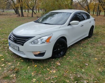 Ниссан Альтима 2015 в Павлограде на Automoto.ua Белый Ниссан Альтима, объемом двигателя 2.5 л и пробегом 241 тыс. км за 9900 $, фото 1 на Automoto.ua