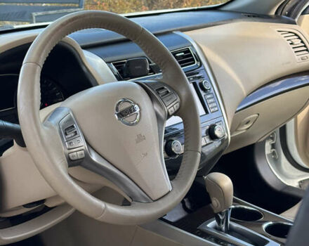 Ниссан Альтима 2015 в Львове на Automoto.ua Белый Ниссан Альтима, объемом двигателя 2.5 л и пробегом 177 тыс. км за 8900 $, фото 6 на Automoto.ua