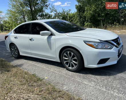 Білий Ніссан Альтіма, об'ємом двигуна 2.49 л та пробігом 192 тис. км за 10200 $, фото 37 на Automoto.ua