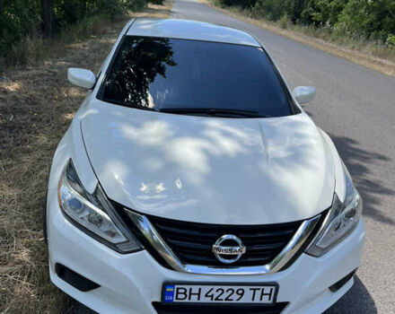 Білий Ніссан Альтіма, об'ємом двигуна 2.49 л та пробігом 192 тис. км за 10200 $, фото 2 на Automoto.ua