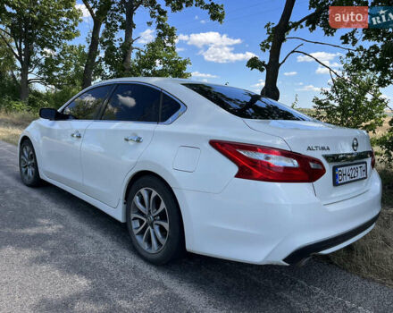 Білий Ніссан Альтіма, об'ємом двигуна 2.49 л та пробігом 192 тис. км за 10200 $, фото 5 на Automoto.ua