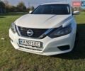 Белый Ниссан Альтима, объемом двигателя 0 л и пробегом 180 тыс. км за 12500 $, фото 1 на Automoto.ua