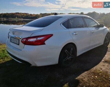 Белый Ниссан Альтима, объемом двигателя 0 л и пробегом 180 тыс. км за 12500 $, фото 8 на Automoto.ua