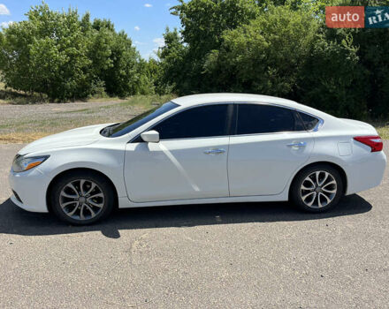 Білий Ніссан Альтіма, об'ємом двигуна 2.49 л та пробігом 192 тис. км за 10200 $, фото 23 на Automoto.ua