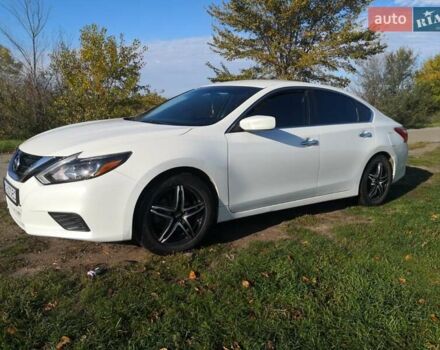 Белый Ниссан Альтима, объемом двигателя 0 л и пробегом 180 тыс. км за 12500 $, фото 11 на Automoto.ua