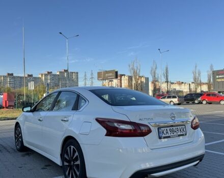 Білий Ніссан Альтіма, об'ємом двигуна 2.5 л та пробігом 160 тис. км за 11700 $, фото 1 на Automoto.ua