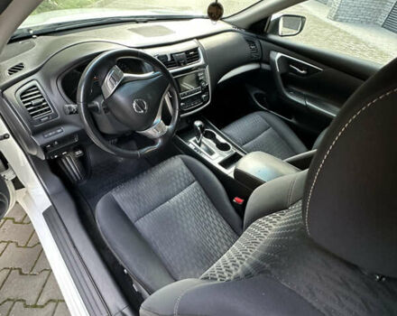 Белый Ниссан Альтима, объемом двигателя 2.49 л и пробегом 156 тыс. км за 10299 $, фото 12 на Automoto.ua