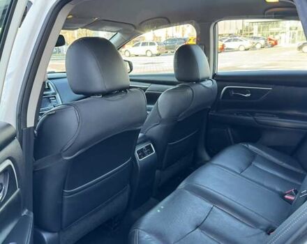 Белый Ниссан Альтима, объемом двигателя 2.49 л и пробегом 178 тыс. км за 12500 $, фото 6 на Automoto.ua