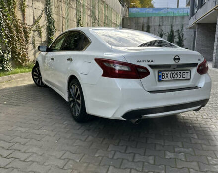 Белый Ниссан Альтима, объемом двигателя 2.49 л и пробегом 156 тыс. км за 10299 $, фото 2 на Automoto.ua