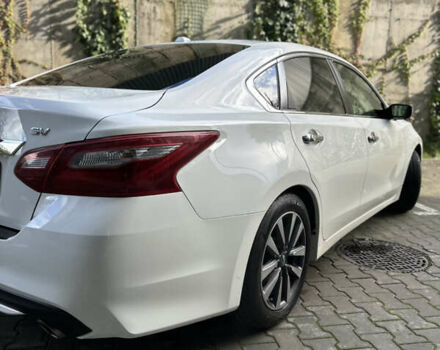 Белый Ниссан Альтима, объемом двигателя 2.49 л и пробегом 156 тыс. км за 10299 $, фото 4 на Automoto.ua