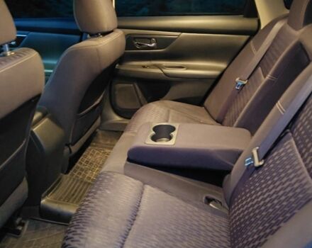 Білий Ніссан Альтіма, об'ємом двигуна 2.5 л та пробігом 132 тис. км за 12999 $, фото 6 на Automoto.ua