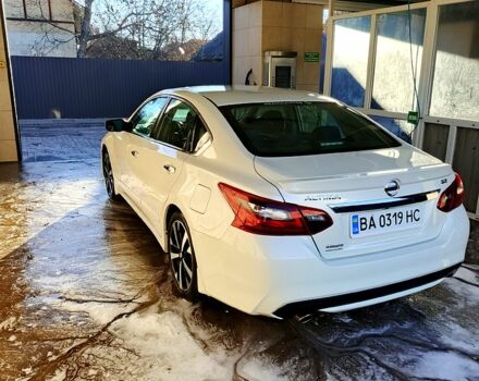 Білий Ніссан Альтіма, об'ємом двигуна 2.5 л та пробігом 85 тис. км за 14000 $, фото 2 на Automoto.ua