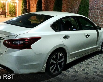 Білий Ніссан Альтіма, об'ємом двигуна 2.5 л та пробігом 85 тис. км за 14000 $, фото 1 на Automoto.ua