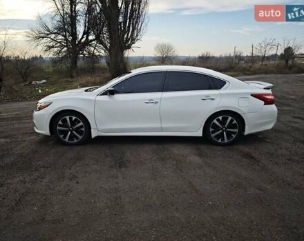 Білий Ніссан Альтіма, об'ємом двигуна 2.49 л та пробігом 151 тис. км за 12000 $, фото 6 на Automoto.ua