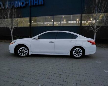 Белый Ниссан Альтима, объемом двигателя 2.49 л и пробегом 132 тыс. км за 12999 $, фото 2 на Automoto.ua