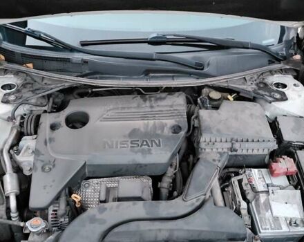 Белый Ниссан Альтима, объемом двигателя 2.49 л и пробегом 132 тыс. км за 12999 $, фото 4 на Automoto.ua