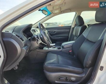 Білий Ніссан Альтіма, об'ємом двигуна 2.49 л та пробігом 164 тис. км за 1600 $, фото 7 на Automoto.ua