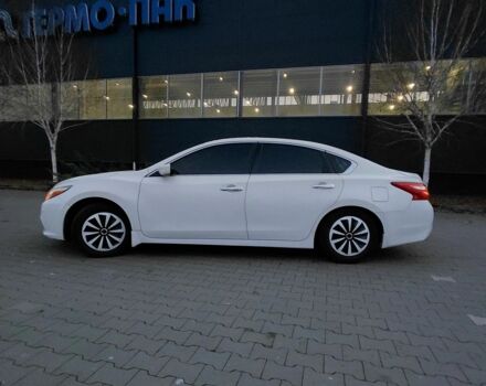 Білий Ніссан Альтіма, об'ємом двигуна 2.5 л та пробігом 132 тис. км за 12999 $, фото 2 на Automoto.ua